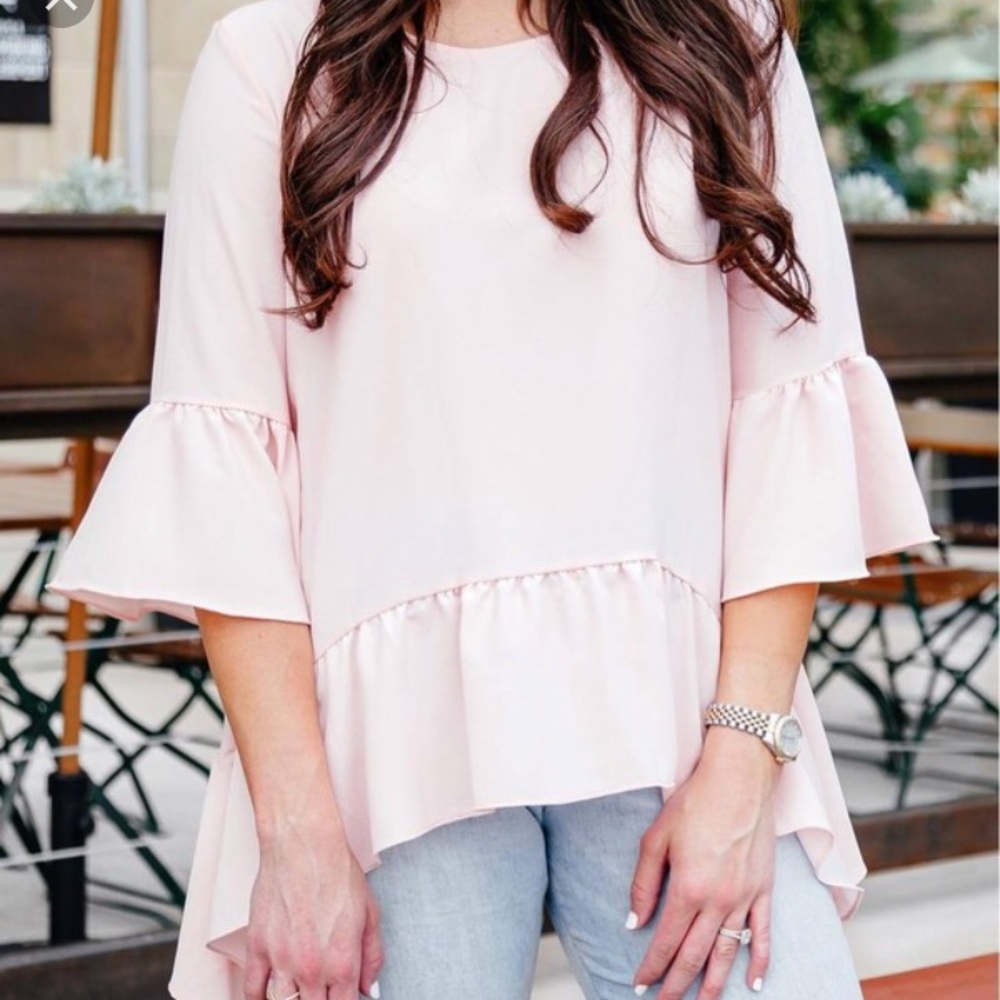 Gibson Ruffle Handkerchief Hem Top